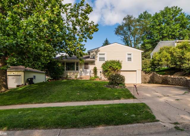 Property at 1224 N 3rd St, Oskaloosa, IA 52577, 3 beds, 1 bath