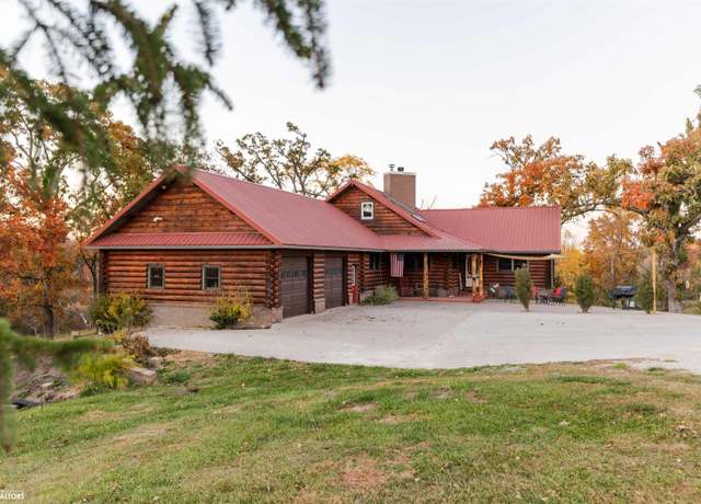 Property at 2751 Nebraska Ave, New London, IA 52645, 5 beds, 3.5 baths