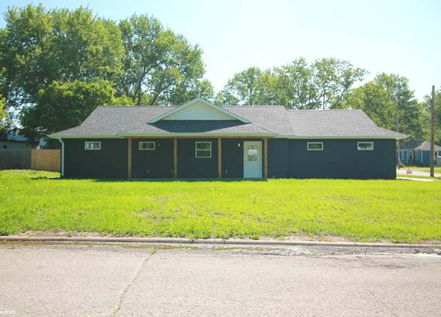 Property at 405 N 11th St, Clarinda, IA 51632, 3 beds, 2 baths