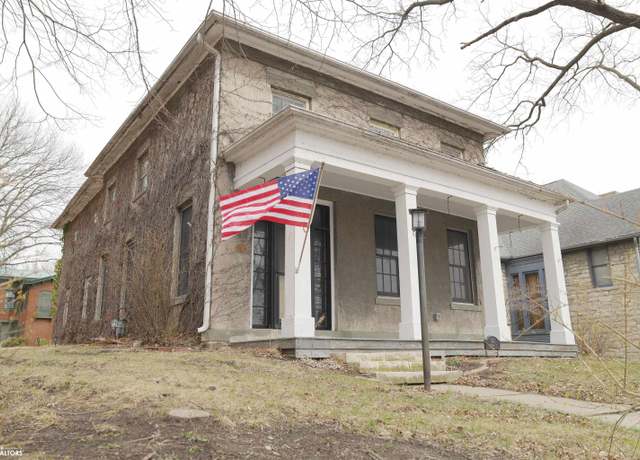 Property at 520 Columbia St, Burlington, IA 52601, 5 beds, 2 baths