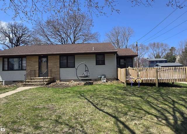 Property at 207 N Lincoln St, Lake Mills, IA 50450, 2 beds, 2 baths