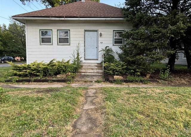 Property at 809 W Grimes Ave, Fairfield, IA 52556, 2 beds, 1 bath