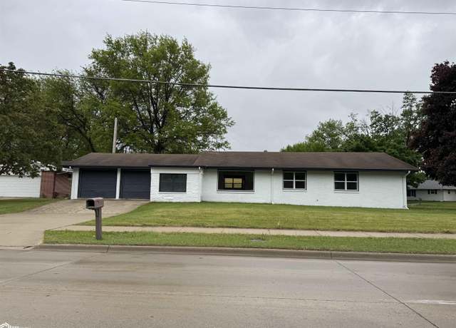Property at 1725 4th St SW, Mason City, IA 50401, 3 beds, 2 baths