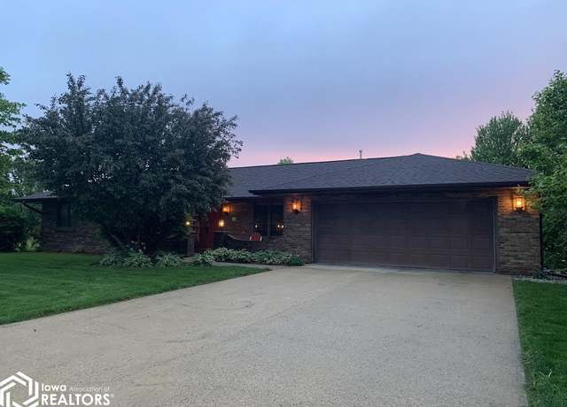 Property at 1403 Redwood Dr, Atlantic, IA 50022, 3 beds, 3.5 baths