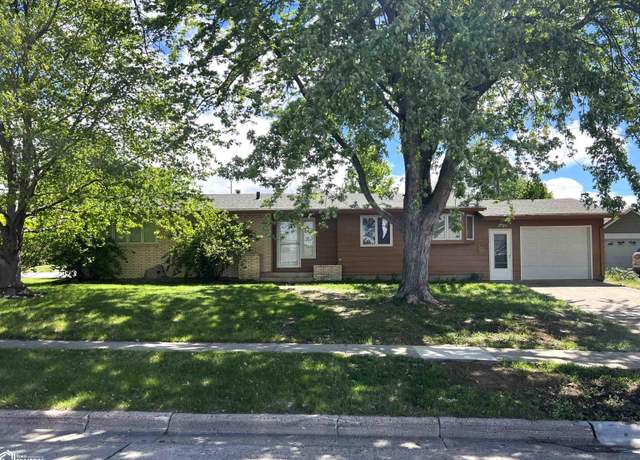 Property at 1752 Salinger Ave, Carroll, IA 51401, 3 beds, 2 baths