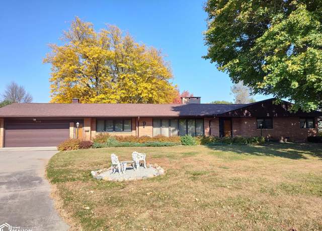 Property at 1628 Club View Dr, Hampton, IA 50441, 3 beds, 2 baths