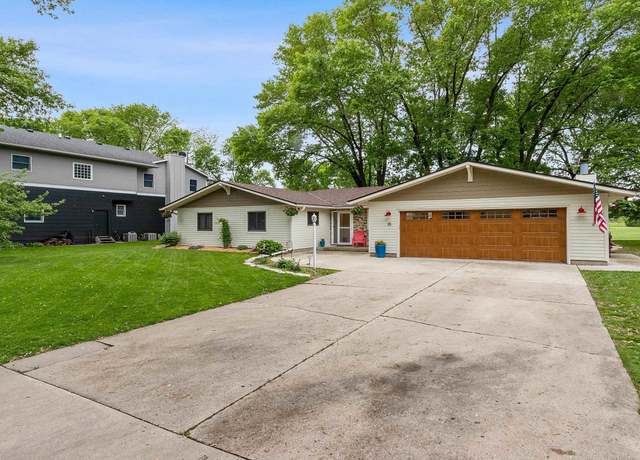 Property at 15 Country Club PL Pl, Clear Lake, IA 50428, 3 beds, 2 baths