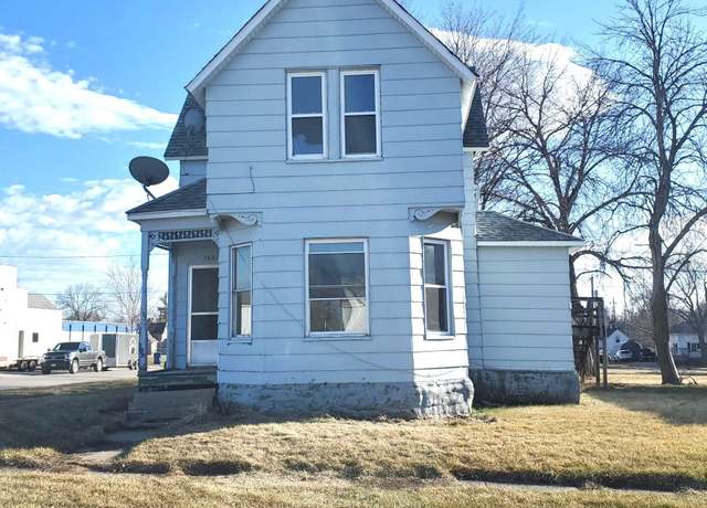 Property at 1401 14th Ave, Eldora, IA 50627, 2 beds, 2 baths