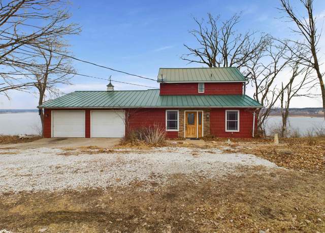 Property at 31 Bluff Park Rd, Montrose, IA 52639, 4 beds, 2 baths