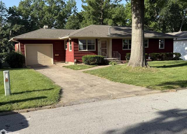 Property at 1206 E Valley St, Red Oak, IA 51566, 4 beds, 2 baths
