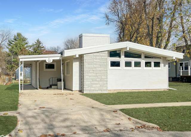 Property at 804 Siloam Ave, Iowa Falls, IA 50126, 3 beds, 2 baths
