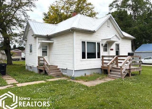Property at 421 Carlisle St, Ottumwa, IA 52501, 2 beds, 1.5 baths