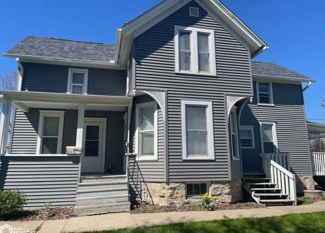 Property at 1208 Main St, Grinnell, IA 50112, 4 beds, 2 baths