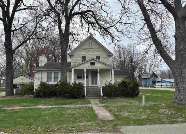 Property at 712 College St St, Plymouth, IA 50464, 3 beds, 2 baths