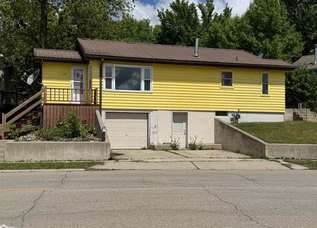 Property at 128 7th Ave N, Clear Lake, IA 50428, 2 beds, 2 baths