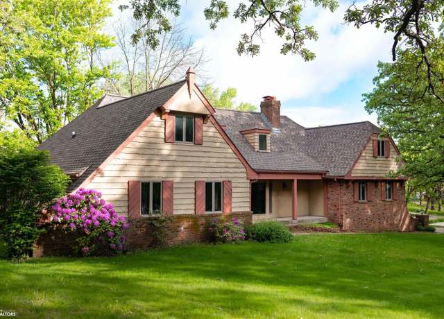 Property at 2391 Maple Ridge Dr, Denison, IA 51442, 4 beds, 3 baths