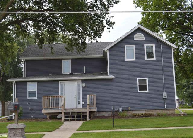 Property at 2101 Main Ave, Clear Lake, IA 50428, 4 beds, 2.5 baths