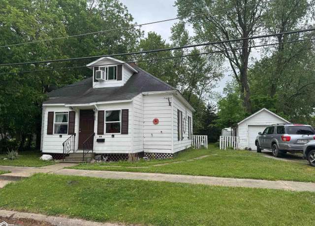 Property at 614 W Jackson Ave, Fairfield, IA 52556, 3 beds, 2 baths