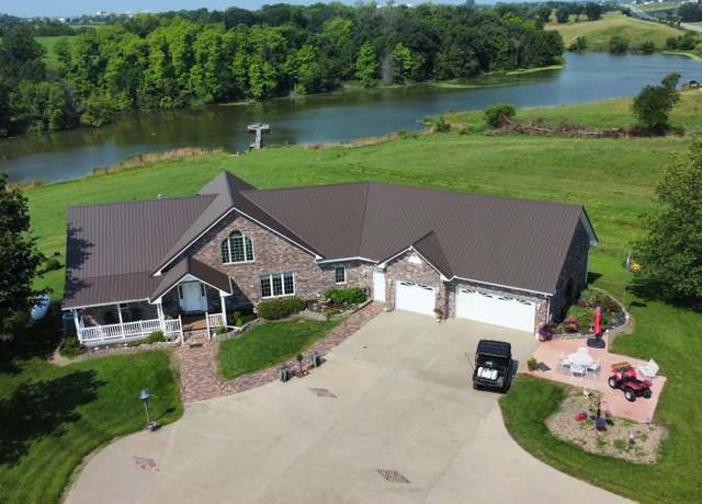 Property at 1200 495th St, Chariton, IA 50049, 4 beds, 3 baths