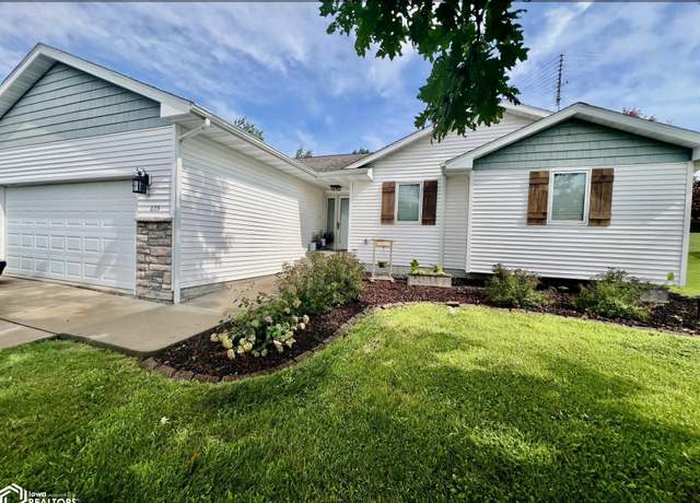 Property at 605 Fairview, Oskaloosa, IA 52577, 4 beds, 3 baths