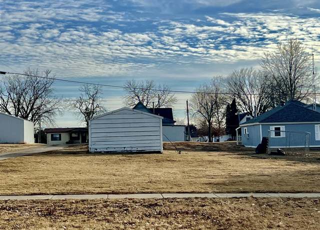 Property at 1116 High Ave West Ave, Oskaloosa, IA 52577
