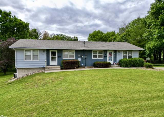 Property at 1325/1327 N Grant Rd, Carroll, IA 51401