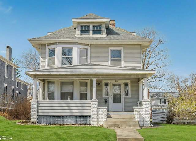 Property at 815 Summer St, Burlington, IA 52601, 4 beds, 1.5 baths