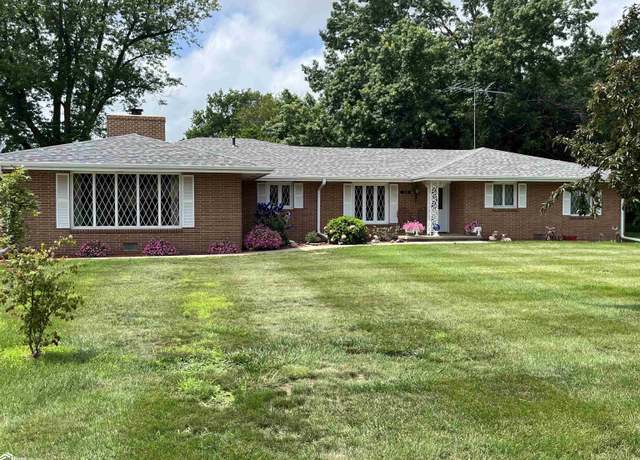 Property at 319 S 5th St, Humeston, IA 50123, 3 beds, 2 baths