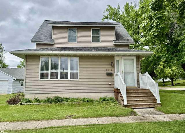 Property at 1312 2nd Ave Ave S, Clear Lake, IA 50428, 3 beds, 1 bath