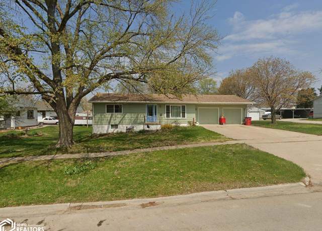 Property at 1419 Franklin Ave, Chariton, IA 50049, 3 beds, 2 baths