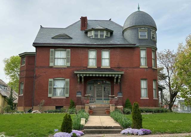 Property at 302 High St, Keokuk, IA 52632, 5 beds, 4.5 baths