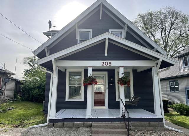 Property at 205 N Park St, Osceola, IA 50213, 3 beds, 2 baths