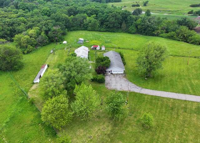 Property at 2286 Glasgow Rd, Fairfield, IA 52556, 3 beds, 2 baths