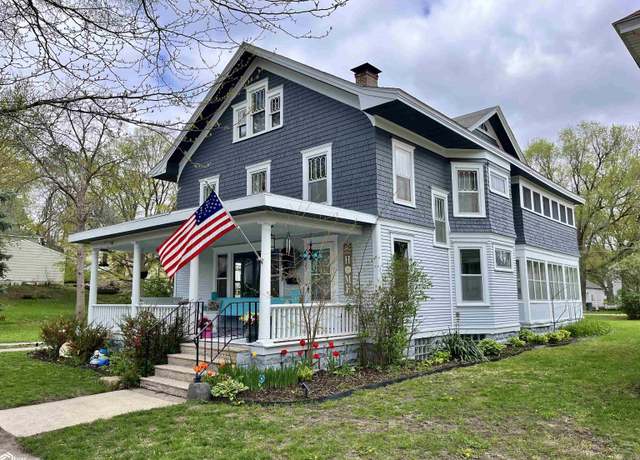 Property at 527 Walnut St, Webster City, IA 50595, 5 beds, 2 baths