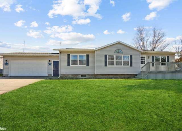 Property at 310 Lincoln St, Dysart, IA 52224, 4 beds, 3 baths