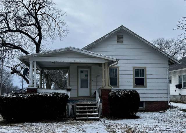 Property at 800 N Sycamore St, Creston, IA 50801, 2 beds, 1.5 baths
