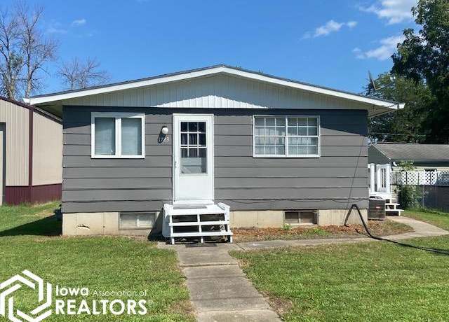 Property at 1723 S Wilson Ave, Mason City, IA 50401, 3 beds, 1.5 baths