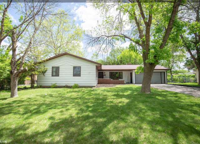 Property at 610 N Lantry St, Algona, IA 50511, 3 beds, 2 baths