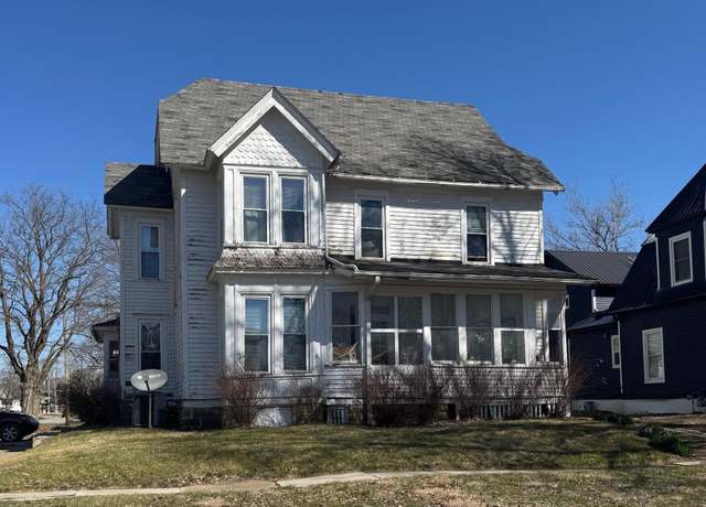 Property at 311 W Adams, Fairfield, IA 52556, 5 beds, 3 baths