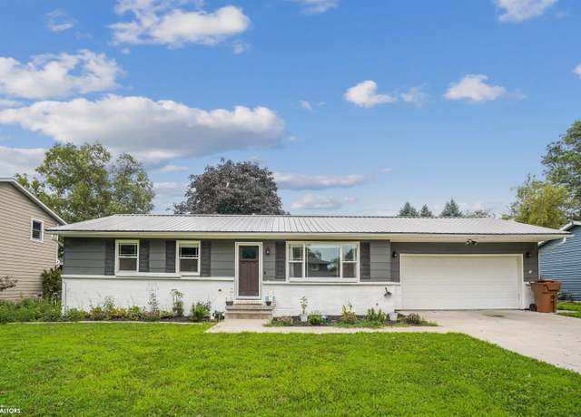 Property at 1710 Spring St, Grinnell, IA 50112, 3 beds, 2 baths