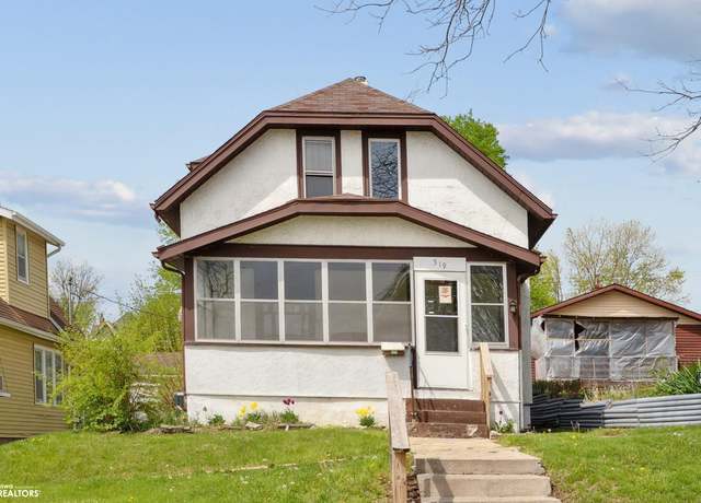 Property at 519 S 8th St, Burlington, IA 52601, 3 beds, 1.5 baths