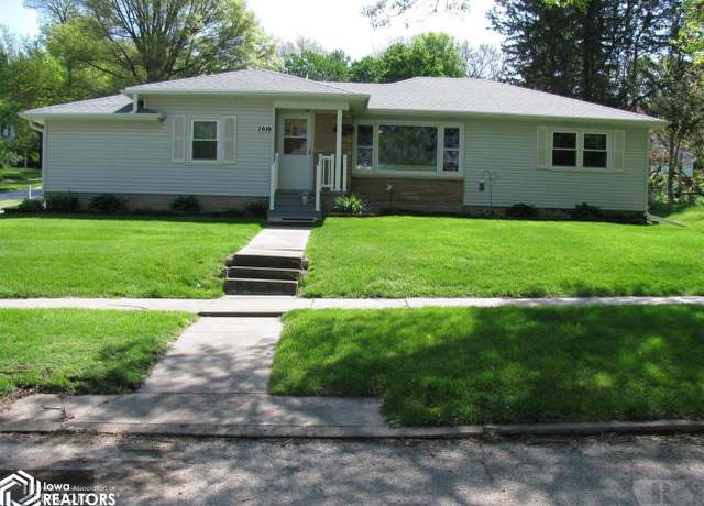 Property at 1010 N 6th, Red Oak, IA 51566, 3 beds, 2 baths