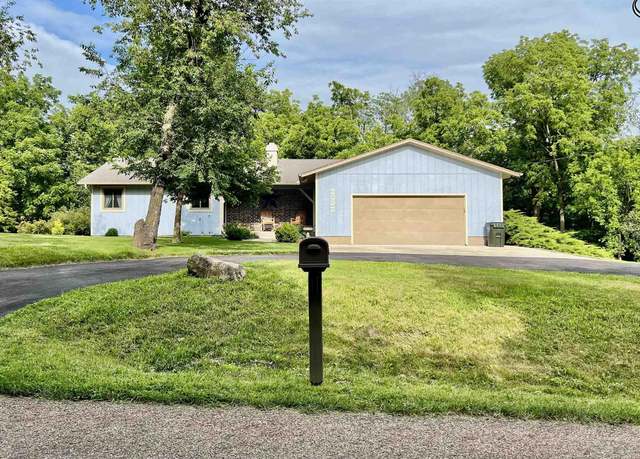 Property at 2002 S 7th St, Oskaloosa, IA 52577, 4 beds, 2.5 baths
