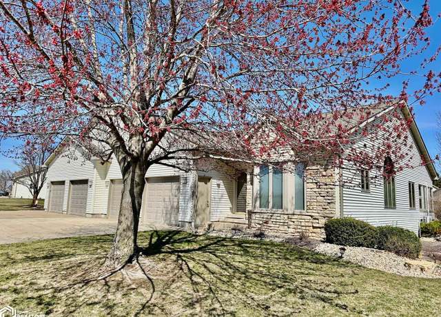 Property at 5568 Oak Hills Dr, Burlington, IA 52601, 4 beds, 4 baths