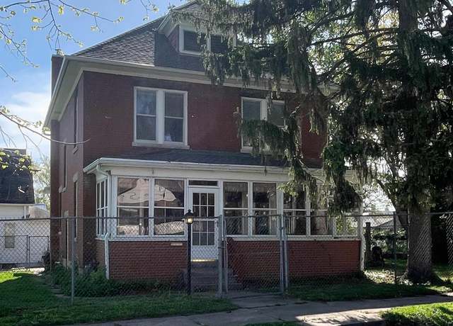 Property at 508 Fulton St, Keokuk, IA 52632, 3 beds, 1.5 baths