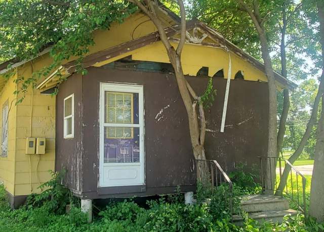 Property at 510 Ash Ave W, Swea City, IA 50590, 2 beds, 1 bath