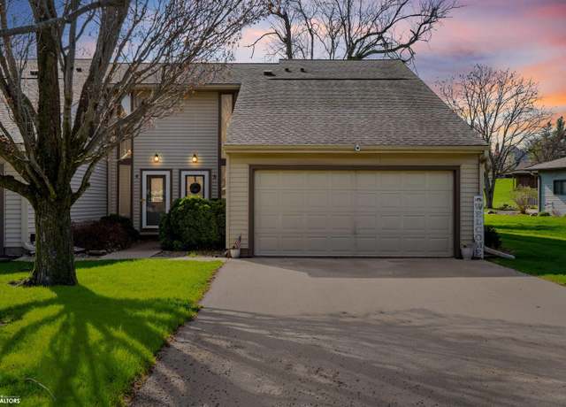 Property at 1204 S 12th St #5, Marshalltown, IA 50158, 2 beds, 1.5 baths