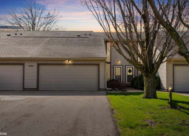Property at 1204 S 12th St #4, Marshalltown, IA 50158, 2 beds, 1.5 baths