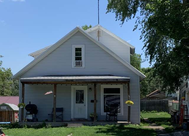 Property at 609 N Maple St, Creston, IA 50801, 3 beds, 1 bath