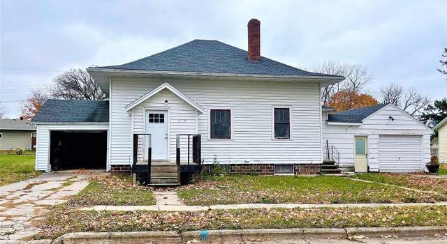 Photo of 214 2nd St NE, Buffalo Center, IA 50424